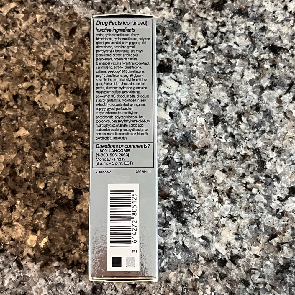 Lancôme Rénergie Lift Makeup Foundation in Buff (220) - Neutral Beige - Picture 6 of 8